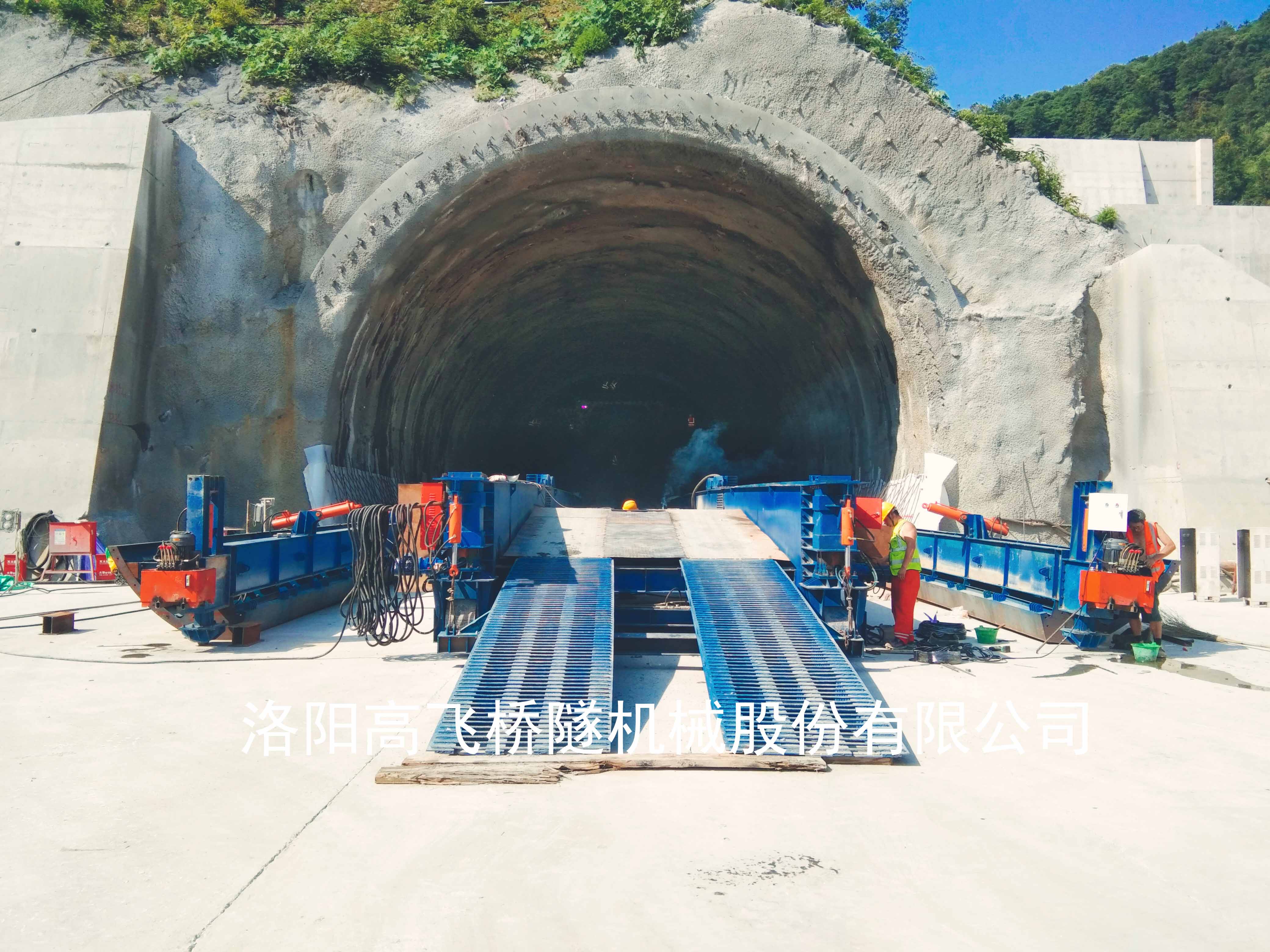 仰拱棧橋 仰拱棧橋